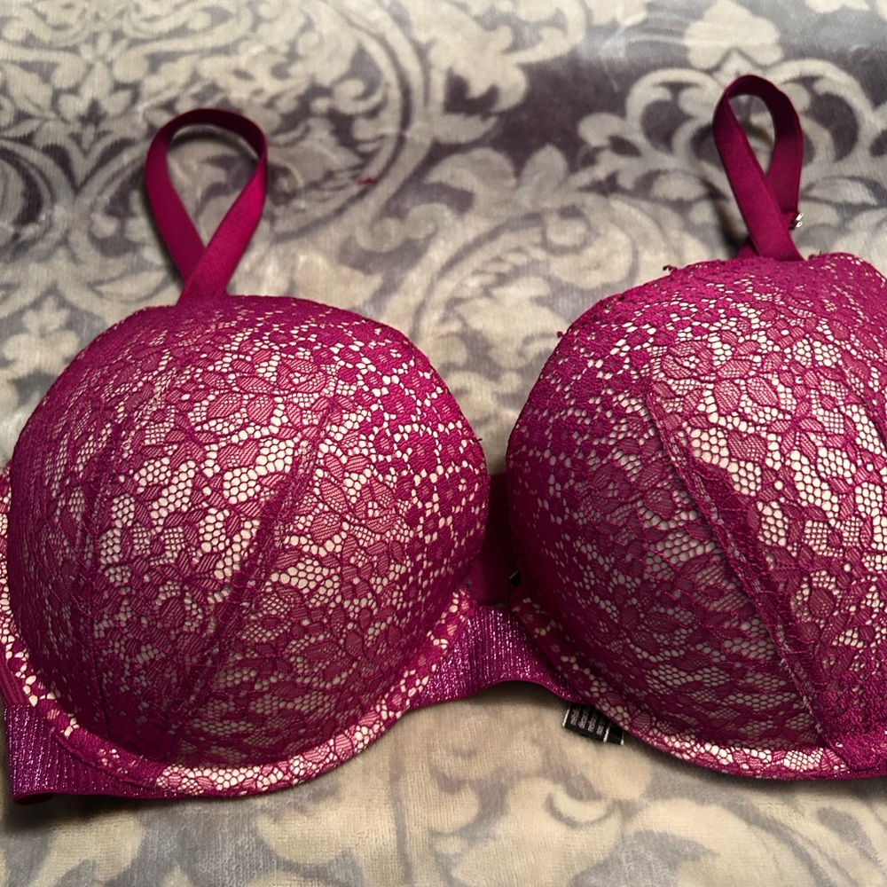Victoria's Secret Fuchsia Lace Bra